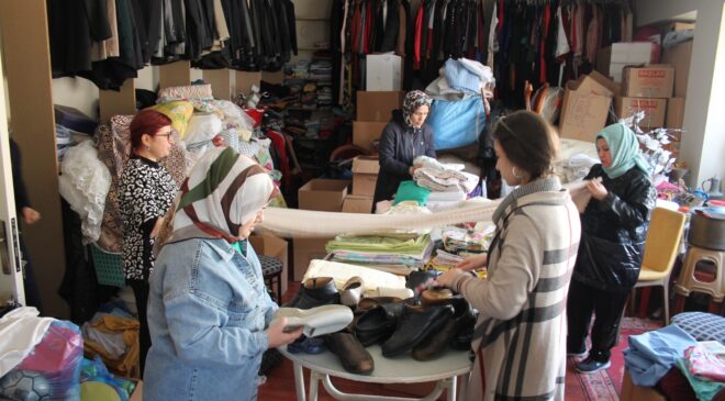 GÖNÜL KÖPRÜSÜ DEPREMZEDELER İÇİN SEFERBER OLDU