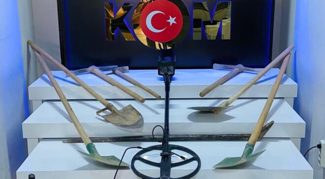 BİNLERCE CİNSEL İÇERİKLİ ÜRÜN ELE GEÇİRİLDİ