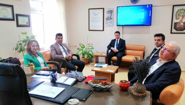 ÇAL’DA SAĞLIK HİZMETLERİ DEĞERLENDİRİLDİ