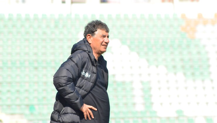 <strong>Denizlispor, Giray Bulak ile yollarını ayırdı</strong>