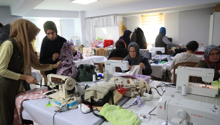 PAMUKKALE BELEDİYESİ KURSİYERLERİNDEN DEPREMZEDELERE DESTEK