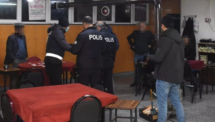 KIRAATHANEDE KUMAR OYNAYAN 12 KİŞİYE CEZA YAĞDI