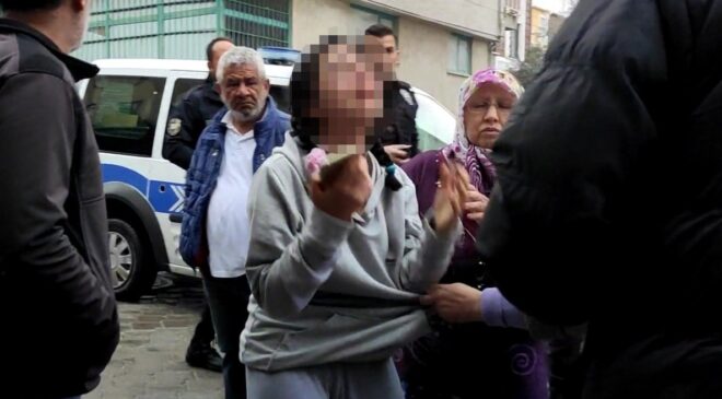 Annesini öldüren babasına engel olamayan çocuğun feryatları yürekleri dağladı 13.03.2023 12:34