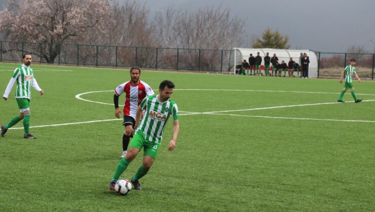 <strong>Çameli Belediyespor yenilenen stadında galibiyetle başladı</strong>