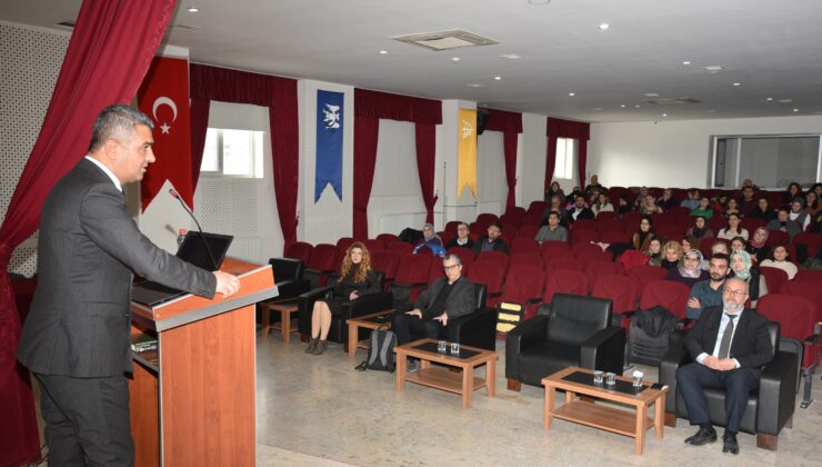 DEPREM TRAVMASINA YAKLAŞIMLA İLGİLİ SEMİNER GERÇEKLEŞTİRİLDİ