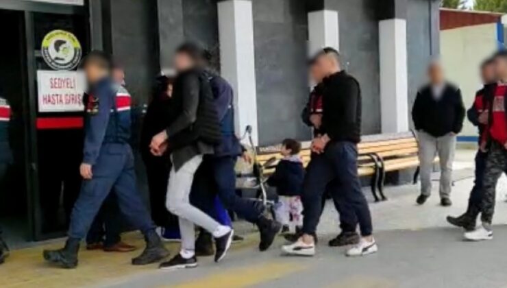 Parayı gazinoda harcayıp, çıkışta yaşlı adamı gasp ettiler