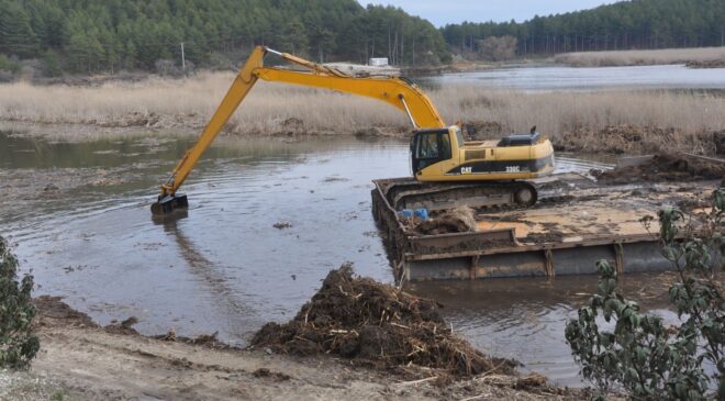 BULDAN YAYLA GÖLÜ TEMİZLENİYOR