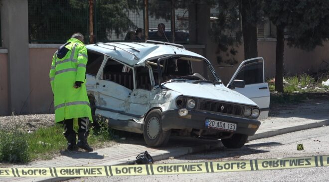 Beton mikseri otomobile çarptı; Anne öldü, oğlu yaralandı