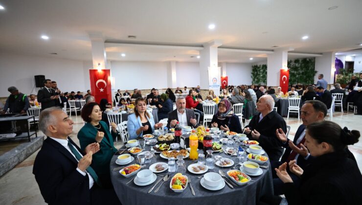 BAŞKAN ZOLAN, GÖNÜL SOFRASINDA MUHTARLARLA BULUŞTU