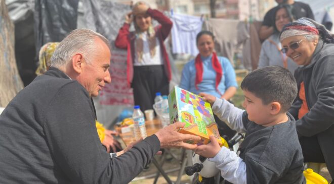 BÜYÜKŞEHİR DEPREMİN YARALARINI SARMAYA DEVAM EDİYOR