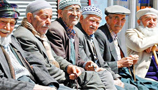 DENİZLİ NÜFUSU YAŞLANIYOR