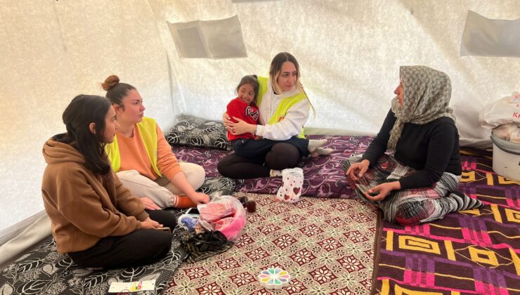 BAŞKAN ÖZBAŞ ÇOCUKLARI FORMA HEDİYESİYLE MUTLU ETTİ