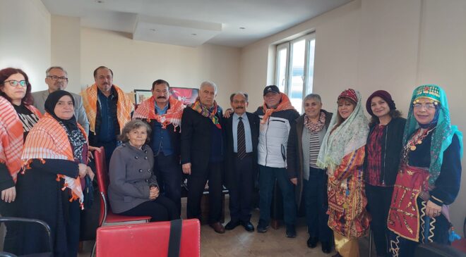 GENEL BAŞKAN PERİNÇEK İÇİN İMZA TOPLUYORLAR