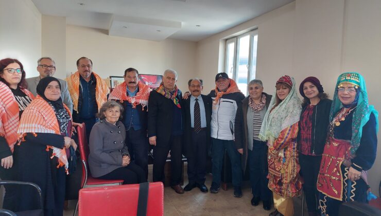 GENEL BAŞKAN PERİNÇEK İÇİN İMZA TOPLUYORLAR