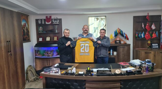 FORMA HEDİYE ETTİLER