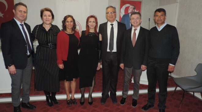 TABİP ODASINDA EMEKTAR SAĞLIKÇILARA PLAKET