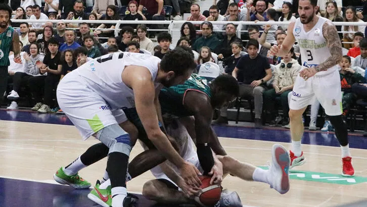 3 KEZ UZAYAN MAÇTA YUKATEL MERKEZEFENDİ’NİN SERİSİNİ PINAR KARŞIYAKA SONLANDIRDI