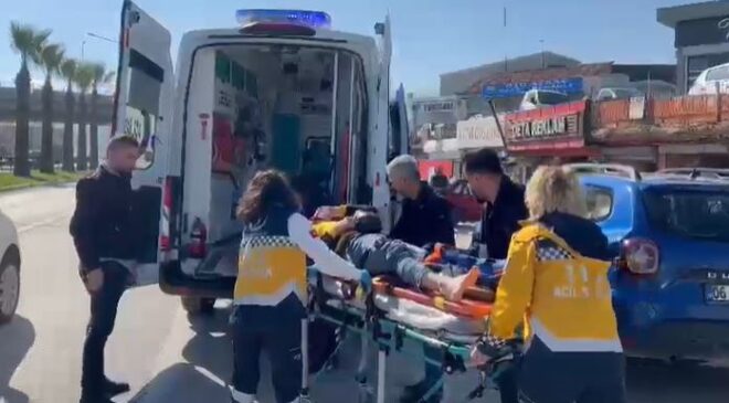 Otomobille çarpışan motosikletli kurye yaralandı  04.04.2023 09:55