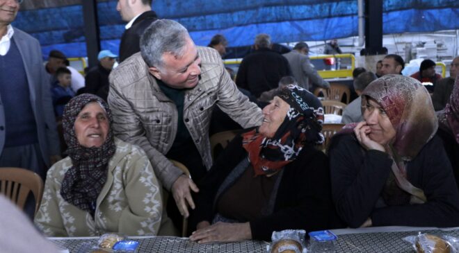 BAŞKAN KEPENEK HER GÜN BİR MAHALLE İFTARINDA VATANDAŞLARLA BULUŞUYOR