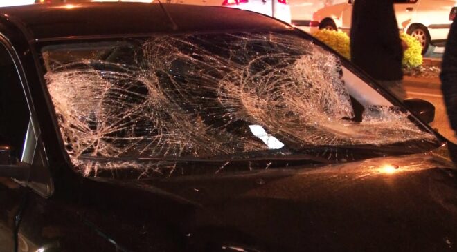 Otomobilin çarptığı 2 yaya ağır yaralandı