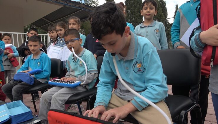 MİNİKLER DEPREMZEDELERİN SESİ OLDU