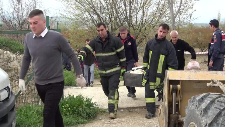 ÇİFTÇİ DEVRİLEN TRAKTÖRÜN ALTINDA CAN VERDİ