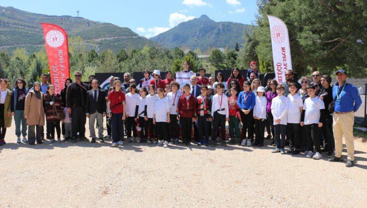 HEDEFİ 12’DEN VURAN MİNİK OKÇULAR GÖZ DOLDURDU