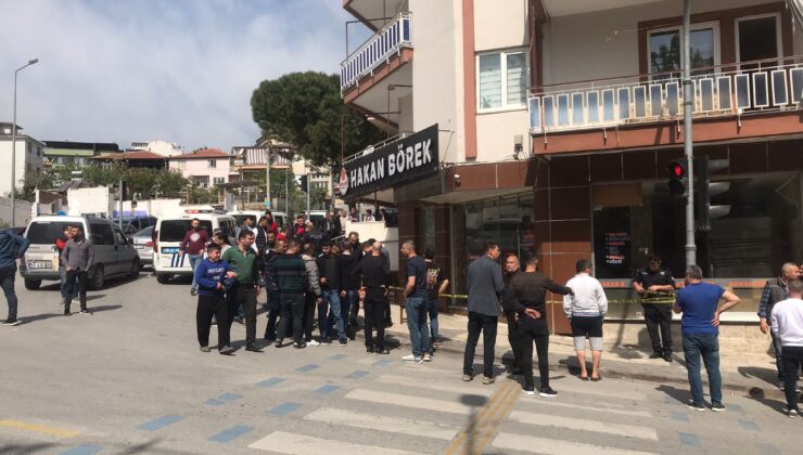 EŞİNİN İLİŞKİ YAŞADIĞI ESNAFI ÇOCUĞUNUN GÖZÜ ÖNÜNDE ÖLDÜRDÜ