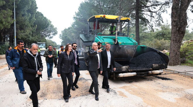 BÜYÜKŞEHİR’İN SICAK ASFALT SEFERBERLİĞİ SÜRÜYOR