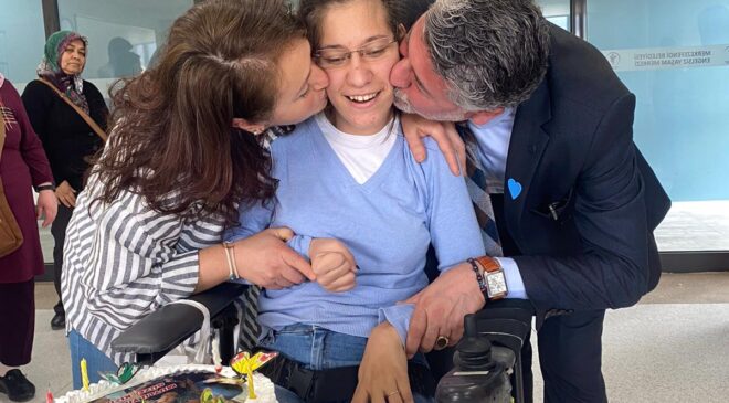 SERANAY GÜNGÖR’E SÜRPRİZ DOĞUM GÜNÜ KUTLAMASI