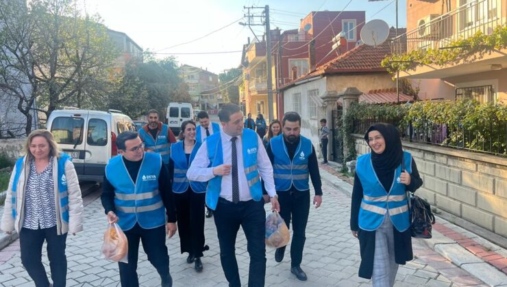 DEVA PARTİSİ DENİZLİ İL TEŞKİLATI KAPI KAPI GEZEREK PİDE DAĞITTI!