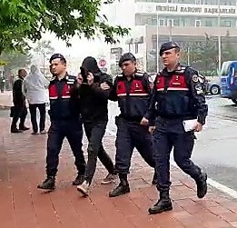 VİLLALARDA KONAKLAYAN HIRSIZ VALİZİNİ DOLDURARAK AYRILDI