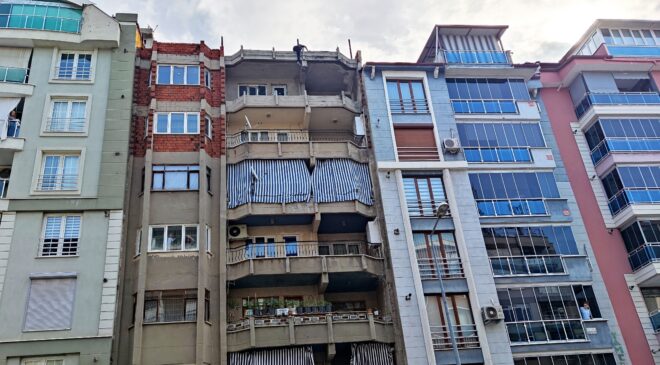 ESKİ EŞİYLE GÖRÜŞEBİLMEK İÇİN ECEL TERİ DÖKTÜRDÜ