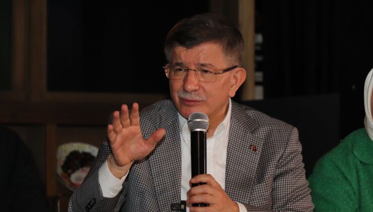 Ahmet Davutoğlu ‘hocalığını” konuşturdu