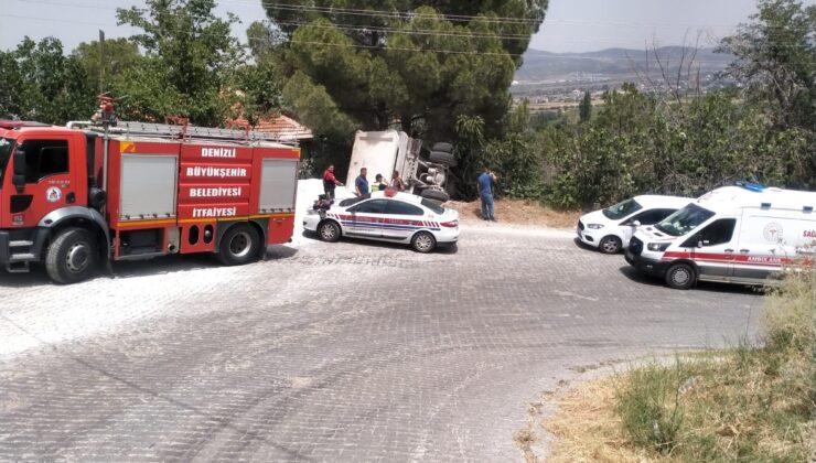 ŞARAMPOLE DEVRİLEN KAMYONUN SÜRÜCÜSÜ YARALANDI