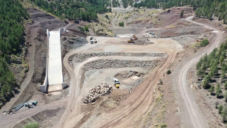 GÜNEYKÖY GÖLETİ YÜKSELİYOR             