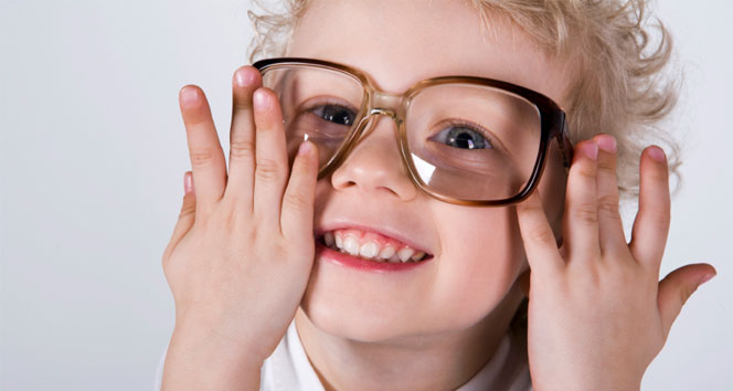 GÖZ BOZUKLUKLARI ÇOCUKLARIN OKUL BAŞARISINI ETKİLEYEBİLİR