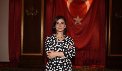 SİYASAL İLETİŞİMCİ ÖZTÜRK: DEZENFORMASYON DEMOKRASİYE ZARAR VERİYOR