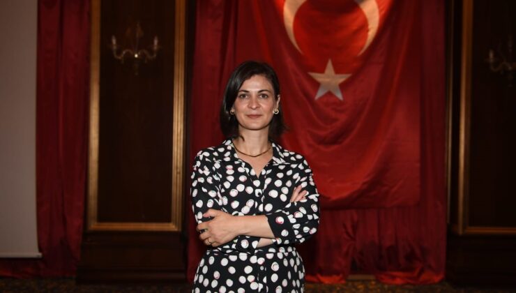 SİYASAL İLETİŞİMCİ ÖZTÜRK: DEZENFORMASYON DEMOKRASİYE ZARAR VERİYOR