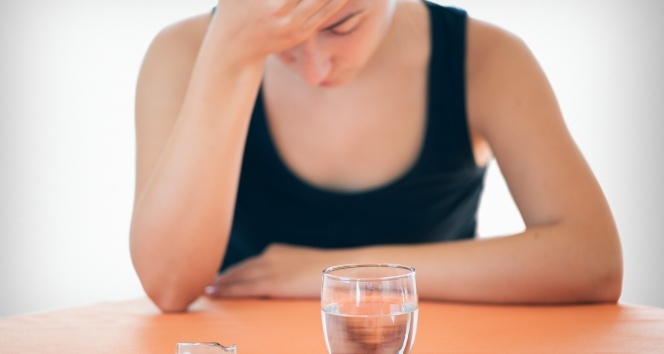 AVRUPA’DA KADINLAR ERKEKLERE GÖRE DAHA FAZLA “YALNIZ” HİSSEDİYOR