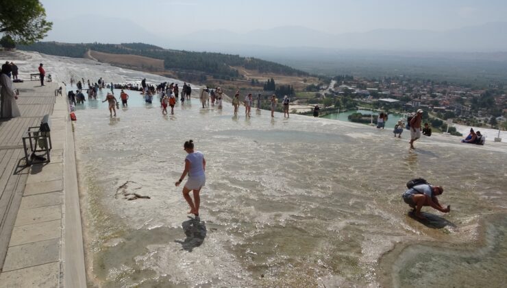 BEYAZ CENNET PAMUKKALE’DE SONBAHAR YOĞUNLUĞU