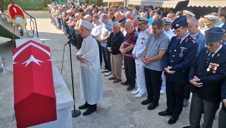 KORE GAZİSİ GÖZYAŞLARIYLA SON YOLCULUĞUNA UĞURLANDI