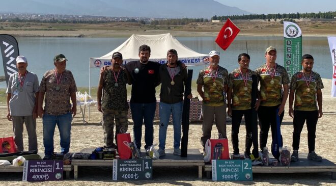 EN BÜYÜK SAZANI YAKALAMAK İÇİN YARIŞTILAR