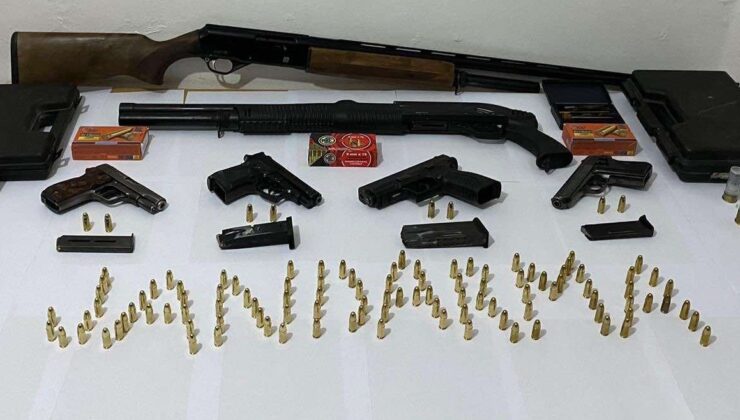 DENİZLİ’DE YAPILAN OPERASYONDA SİLAH VE MÜHİMMAT ELE GEÇİRİLDİ