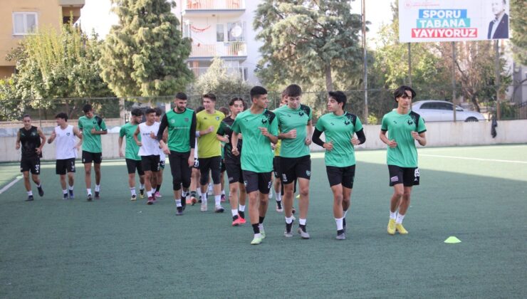 GENÇ HOROZLAR SERİ PEŞİNDE