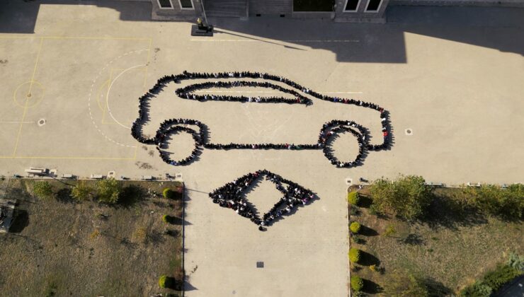 LİSE ÖĞRENCİLERİNDEN ‘’TOGG’’ KOREOGRAFİSİ !