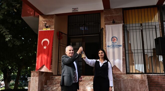 İLK DERS ZİLİNİ BAŞKAN ZOLAN ÇALDI