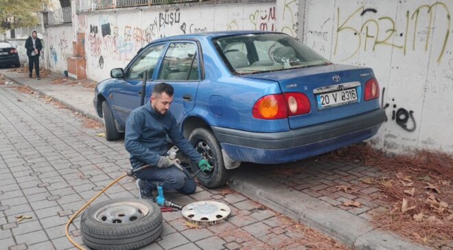 PARK HALİNDEKİ ARAÇLARIN LASTİKLERİ KESİLDİ