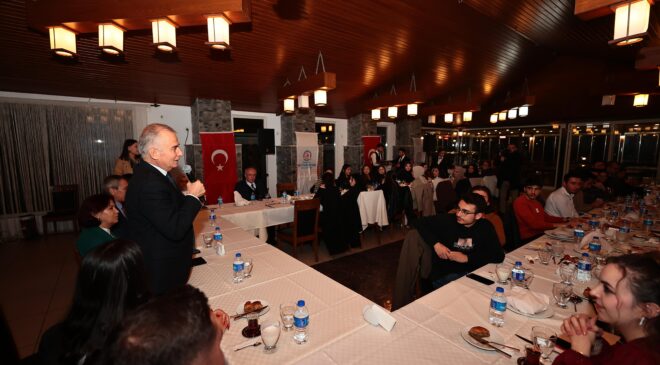 BAŞKAN ZOLAN GÖNÜLLÜ EĞİTMENLERİ UNUTMADI