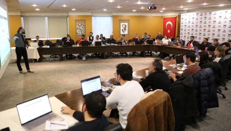 İHRACATÇILARA SATIŞ BECERİLERİNİ GELİŞTİRME YÖNTEMLERİ ANLATILDI